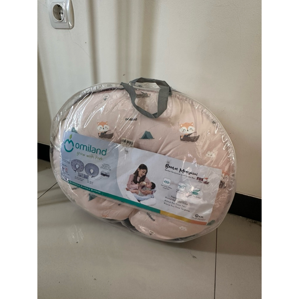 PRELOVED BANTAL MENYUSUI OMILAND