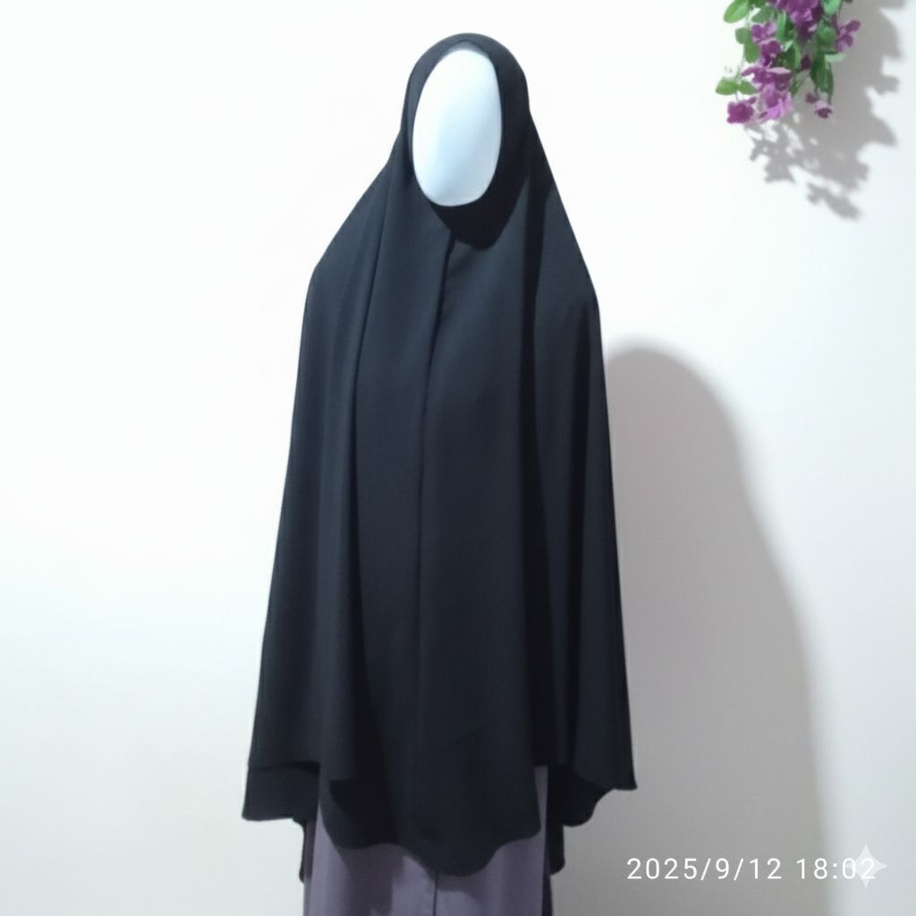 khimar hitam jumbo/jilbab hitam jumbo bahan jetblack leuwitex/galaxy jetblack