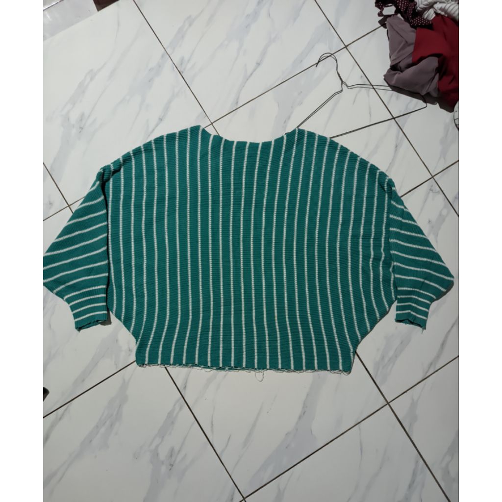 RAJUT BATWING // PRELOVED