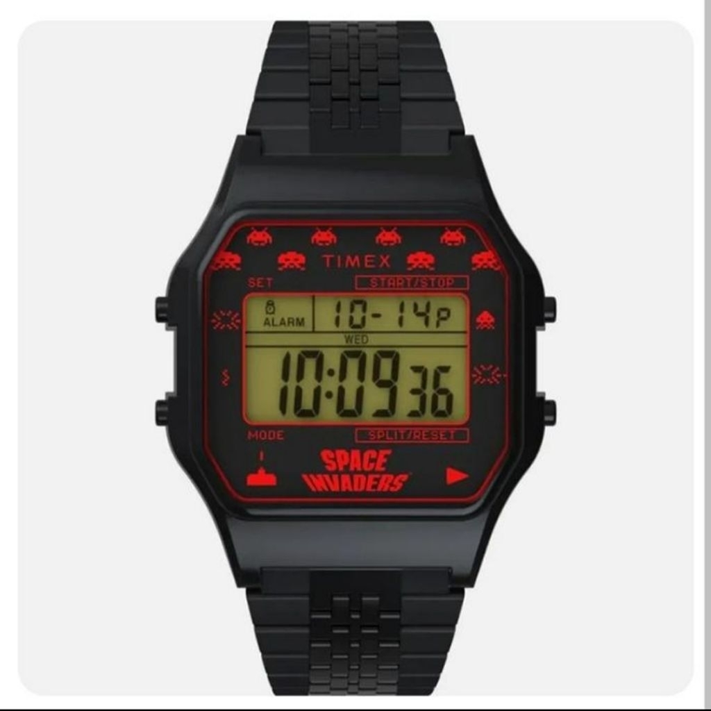 Jam tangan Timex T80 Space Invaders black dial stainless steel strap