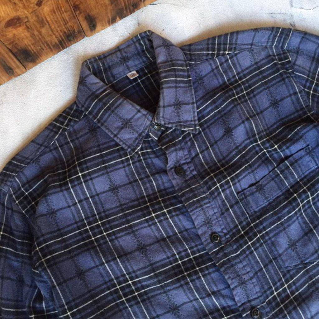 kemeja lengan panjang flannel kotak kotak vintage retro fashion outfit pria