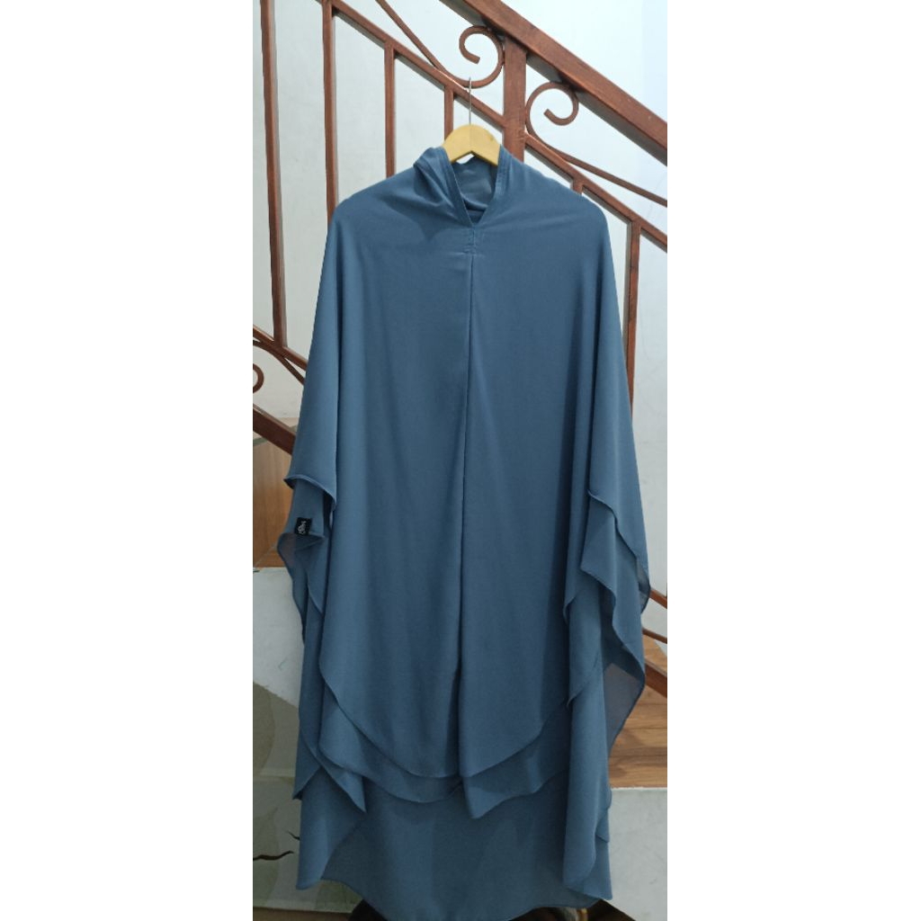 preloved Khimar long zuhri label warna denim/jeans