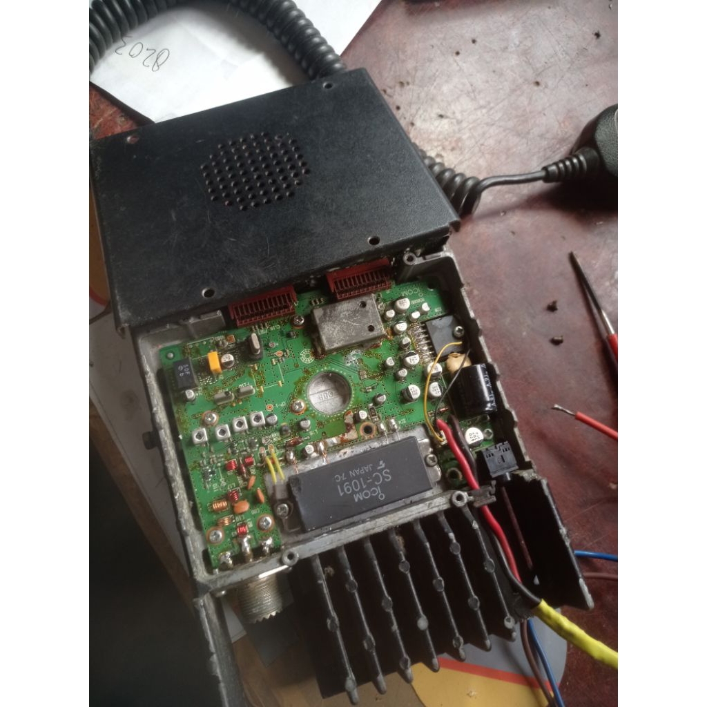 Radio rig icom 2100 bekas