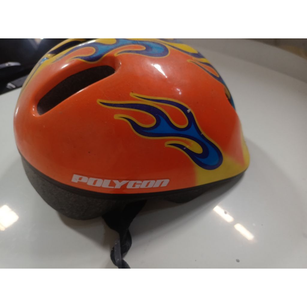 helm polygon anak