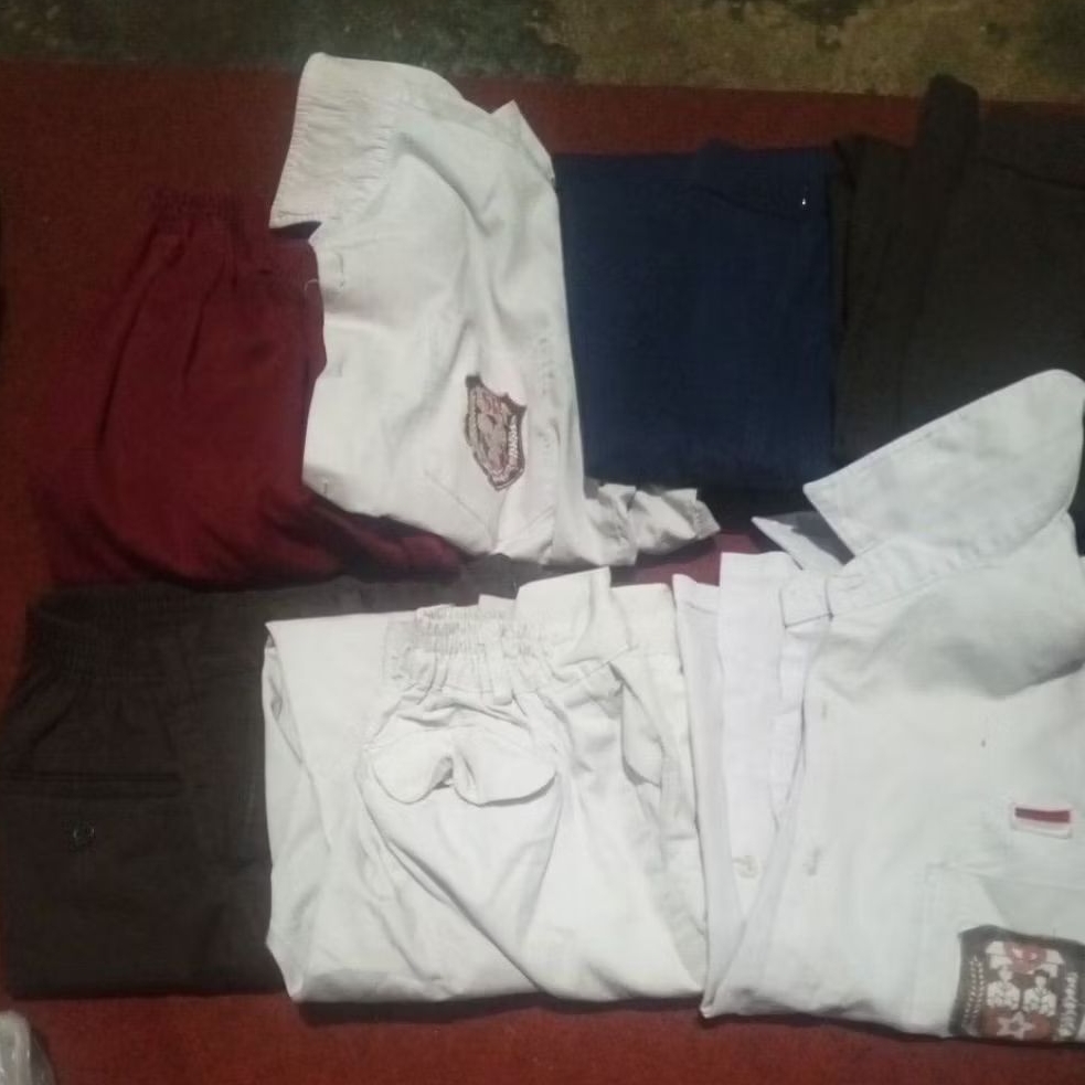 aneka seragam sekolah preloved 22.000