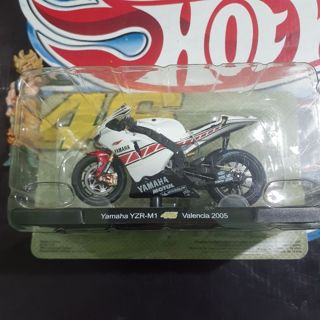 Leo Models Valentino Rossi Yamaha YZR-M1 46 Valencia 2005 Spesial Livery