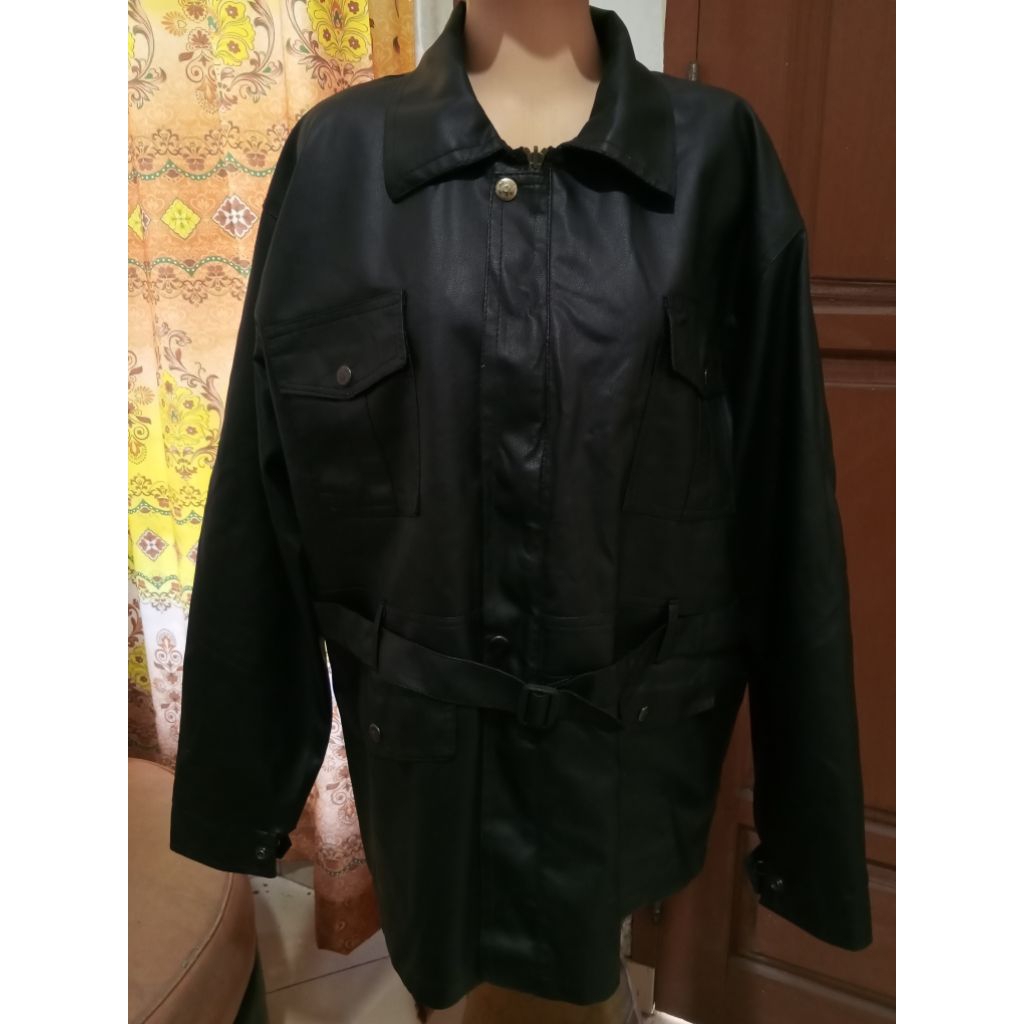 Preloved Jaket Kulit Tebal Wanita
