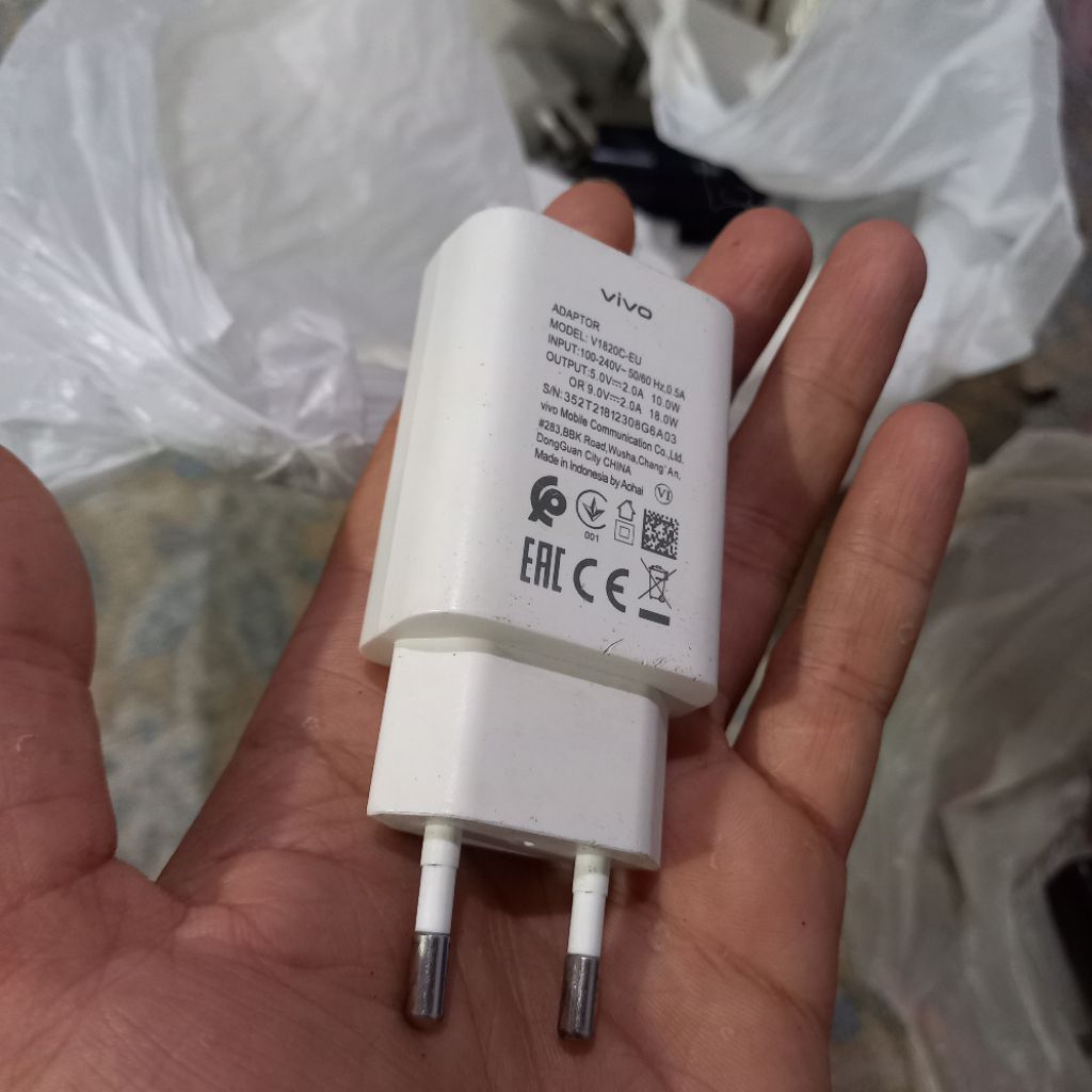 adaptor vivo 18watt ori