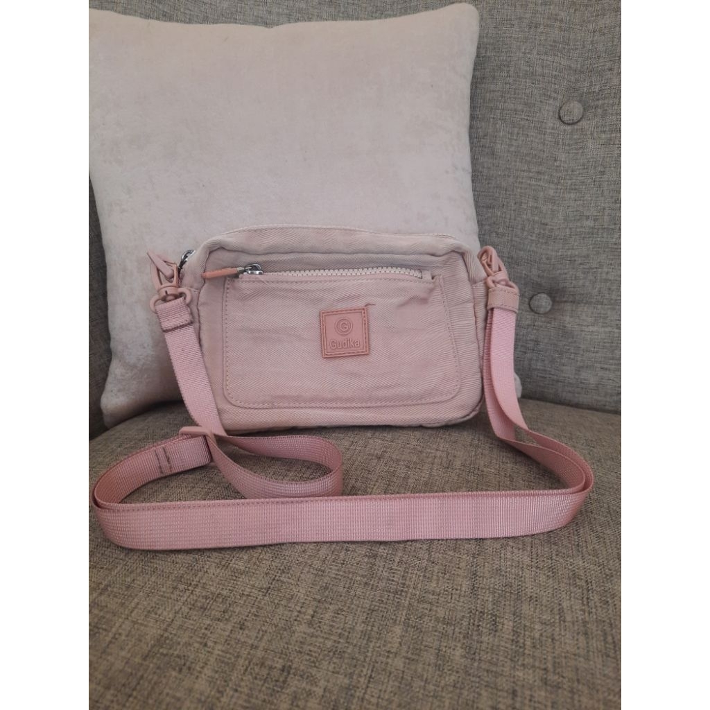 Preloved Tas Selempang Gudika Original