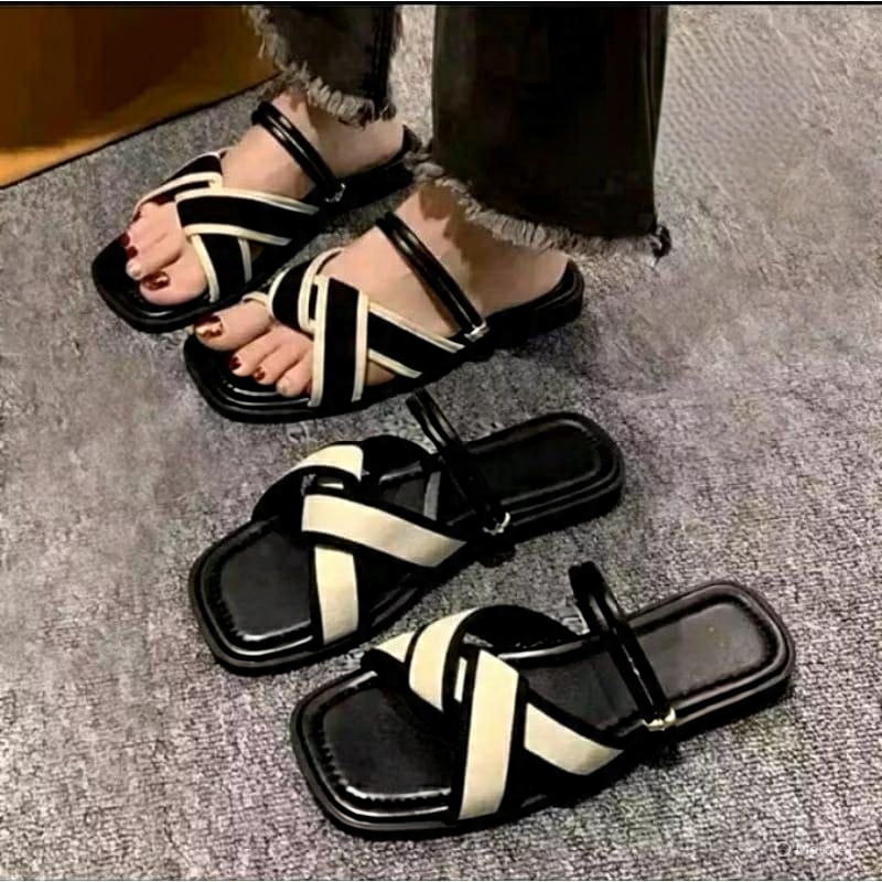 Sandal Teplek Wanita Bahan Plastik Sintetis