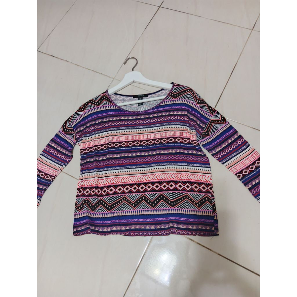 kaos atasan wanita  forever 21 preloved