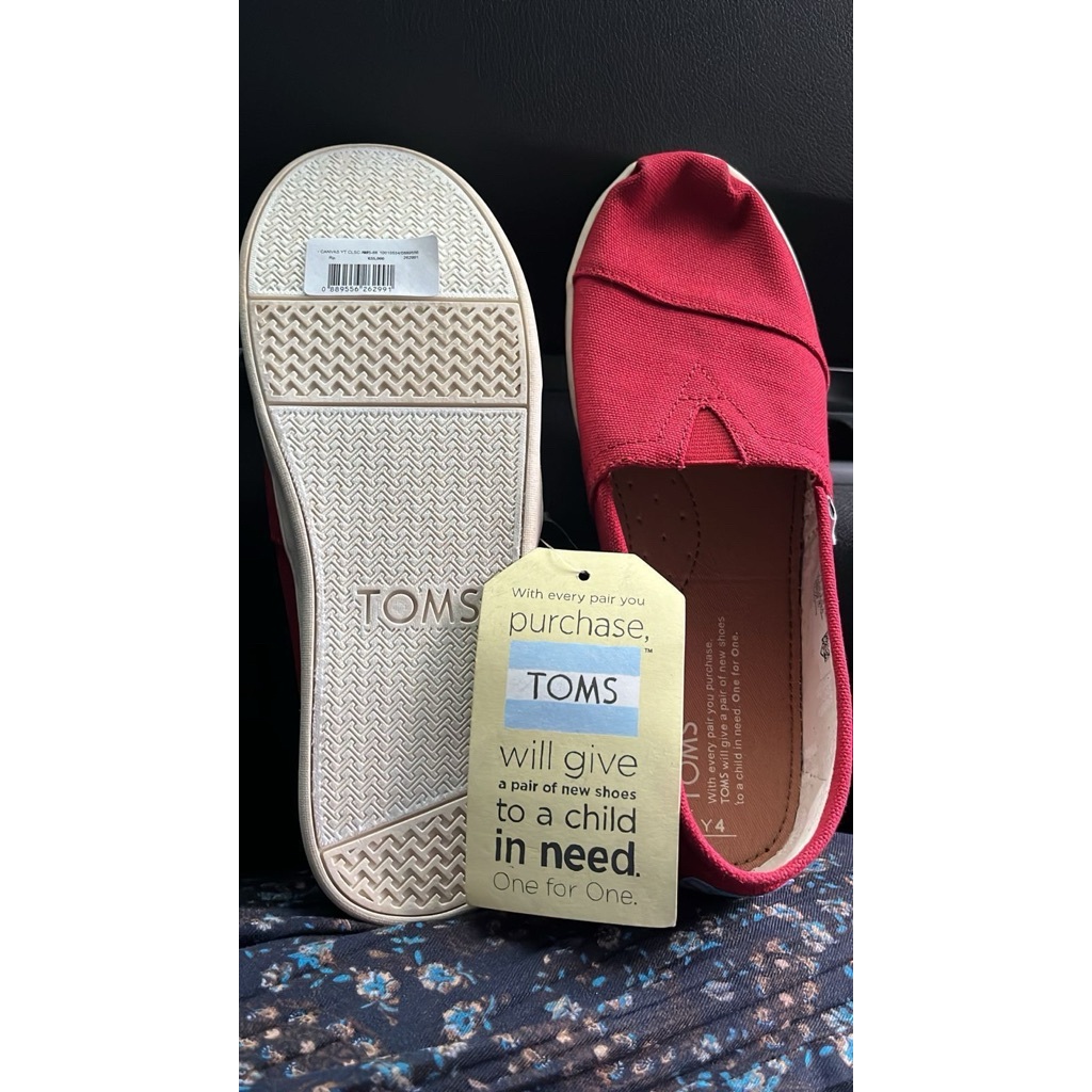 Sepatu by TOMS