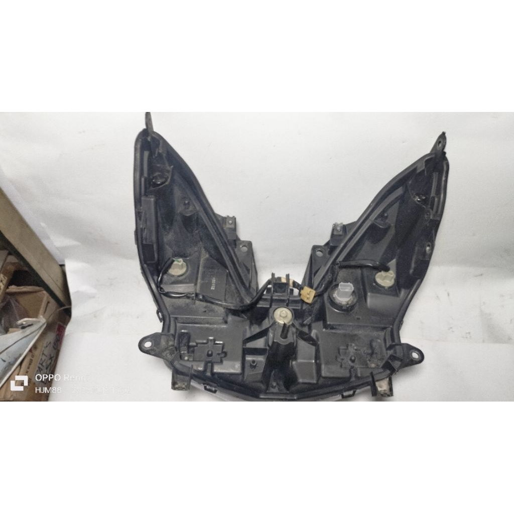 LAMPU DEPAN/REFLEKTOR VARIO 125-150 OLD, ORIGINAL HONDA BEKAS