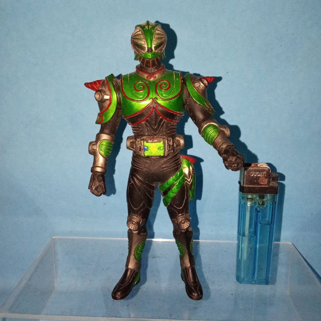 Figure RHS 17cm Bandai Kamen Rider Ryuuki - Verde / Vermillion
