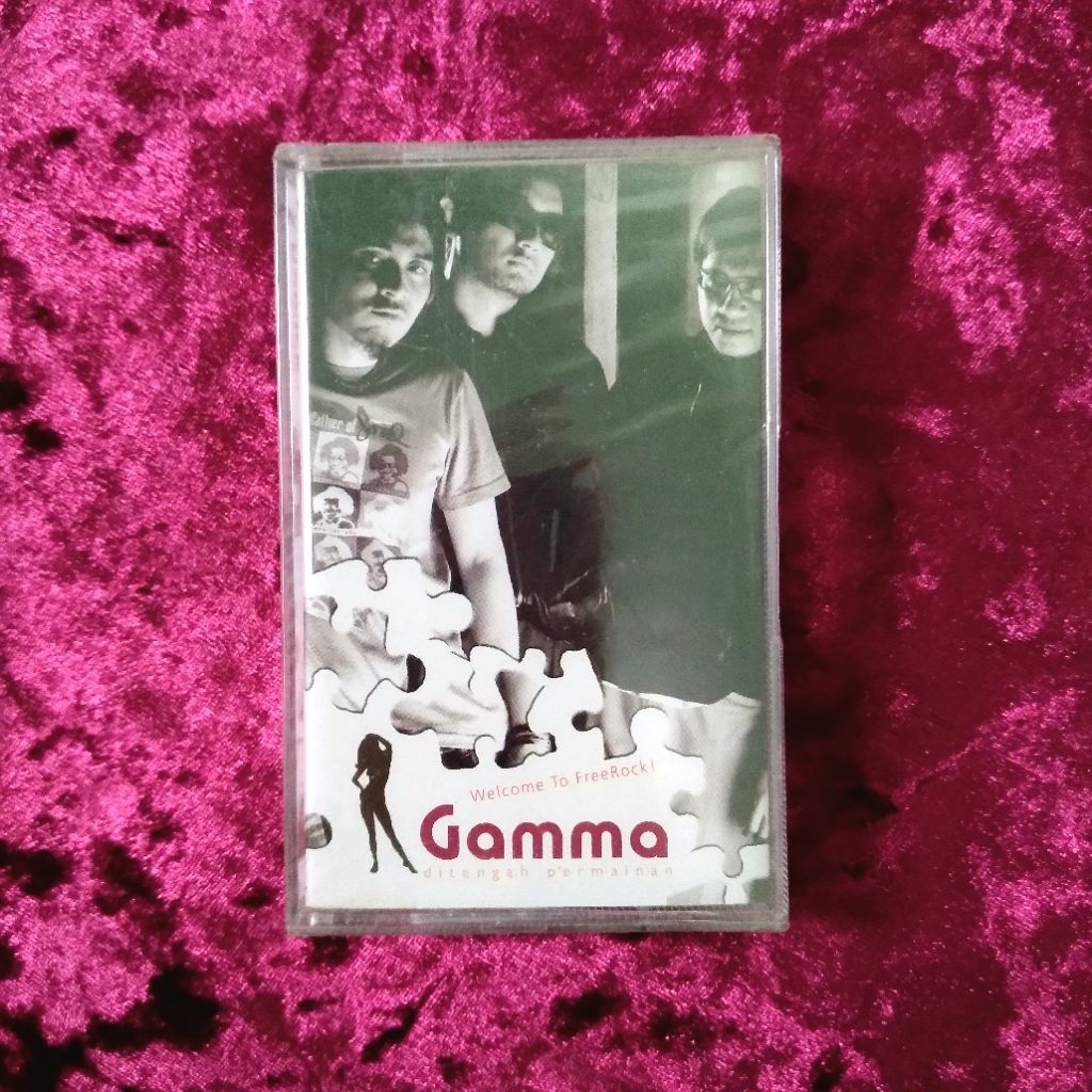 Kaset Gamma - Di Tengah Permainan (Segel)