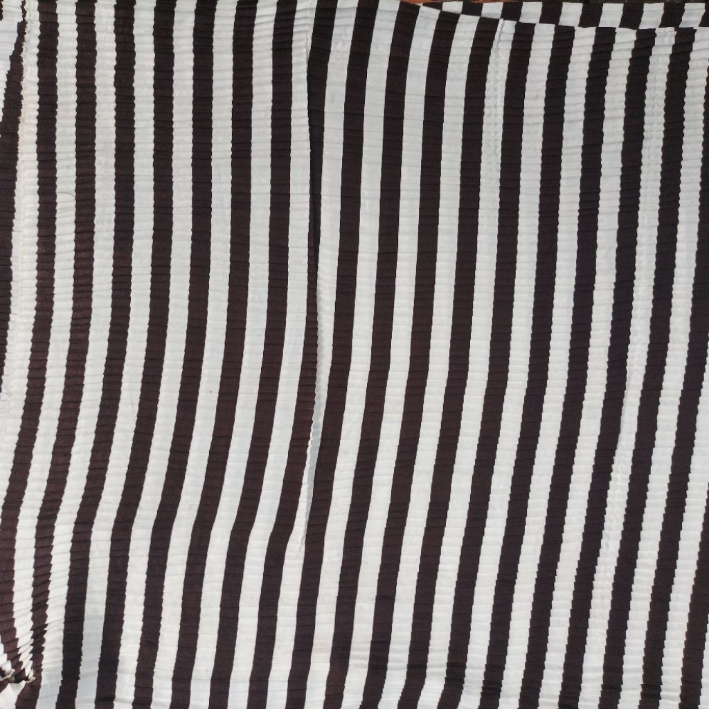 Bahan Kain Plisket Satin Salur Cokelat Bw Lembut Meteran / Skirt Pleats Fabric(Harga Kain Per½ Meter