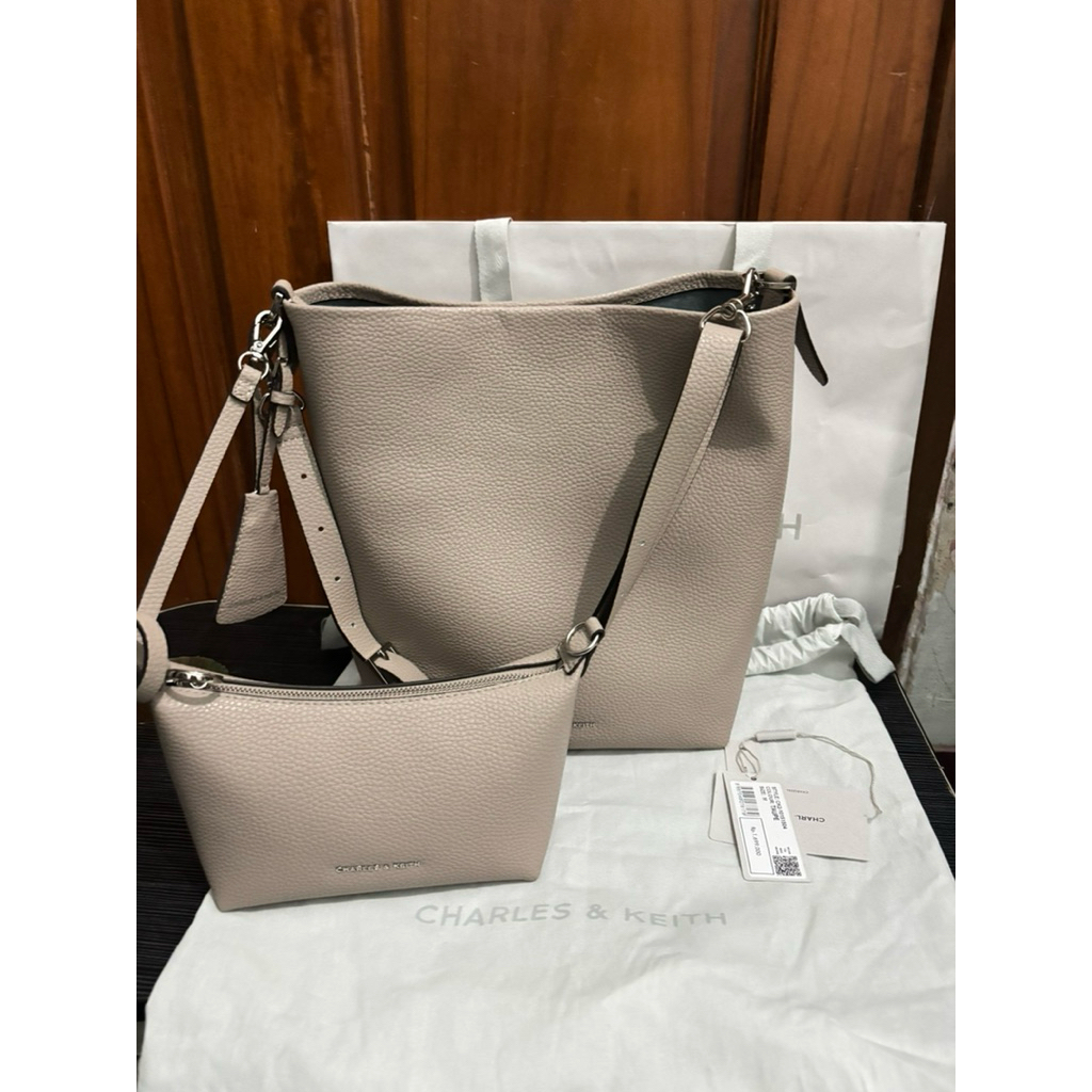 preloved charles and keith beryl hobo bag