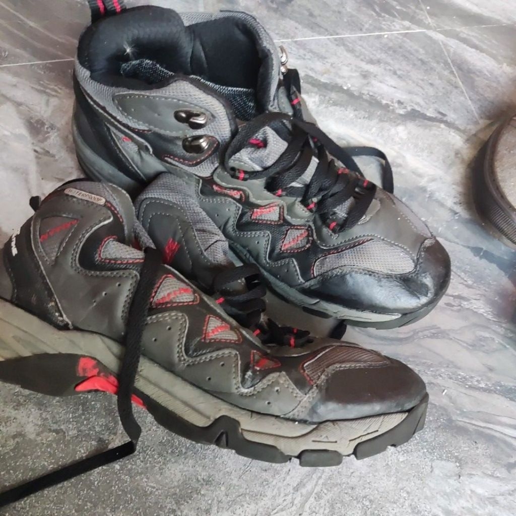 sepatu outdoor leisure time bekas zise 42 insole 27