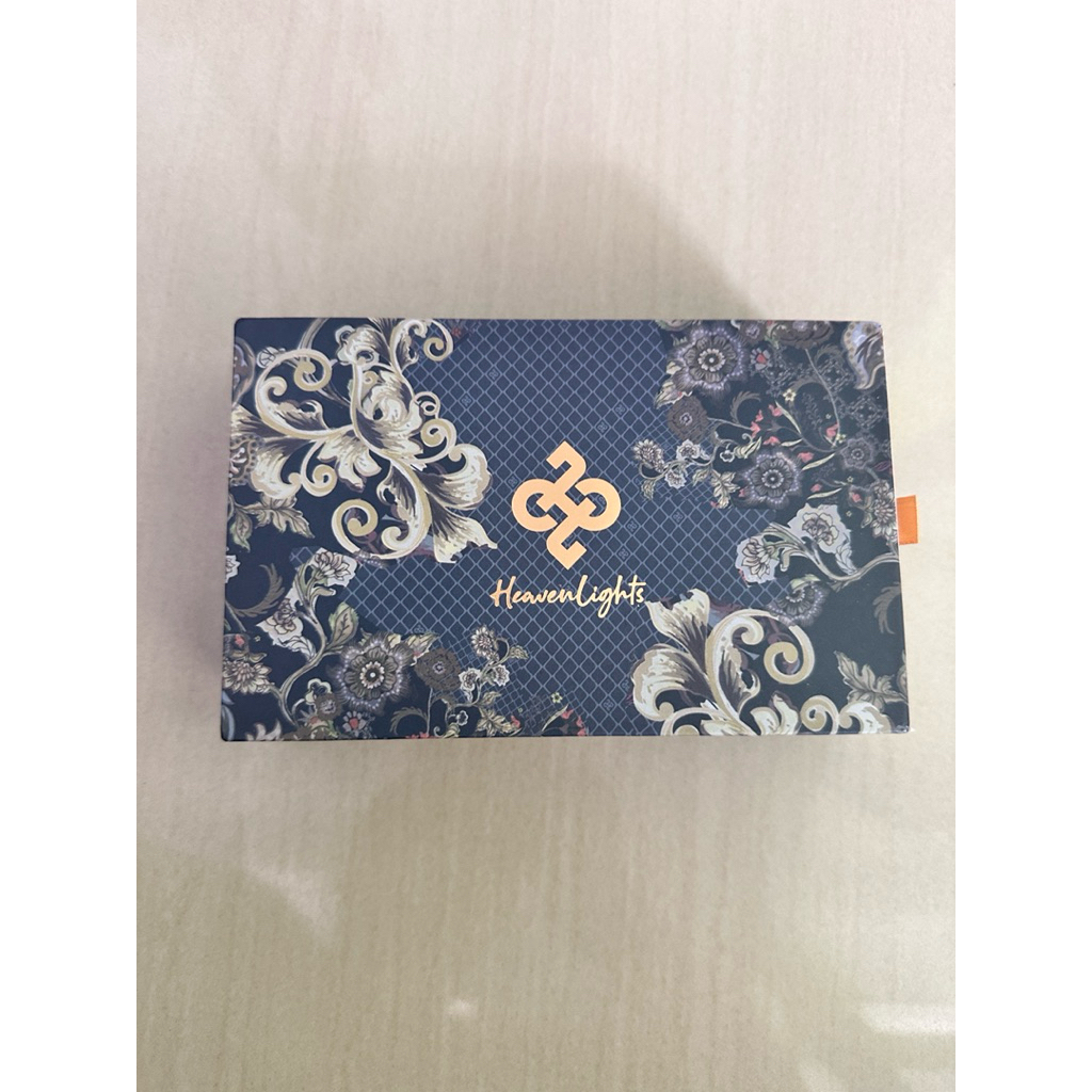 Preloved heaven light