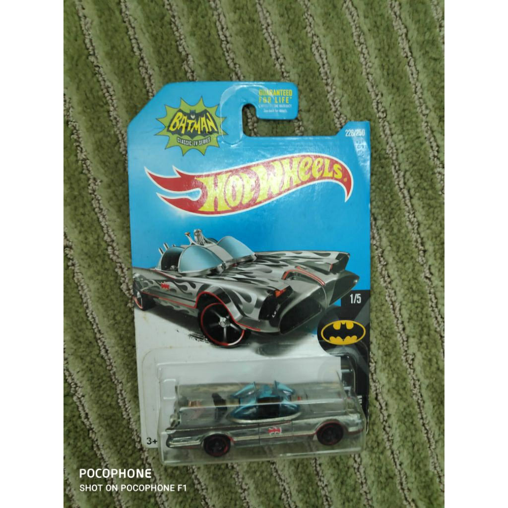 hot wheels 2015 tv series Batmobile zamac US card bkn bat wing boat pod the Robin returns dark knigh