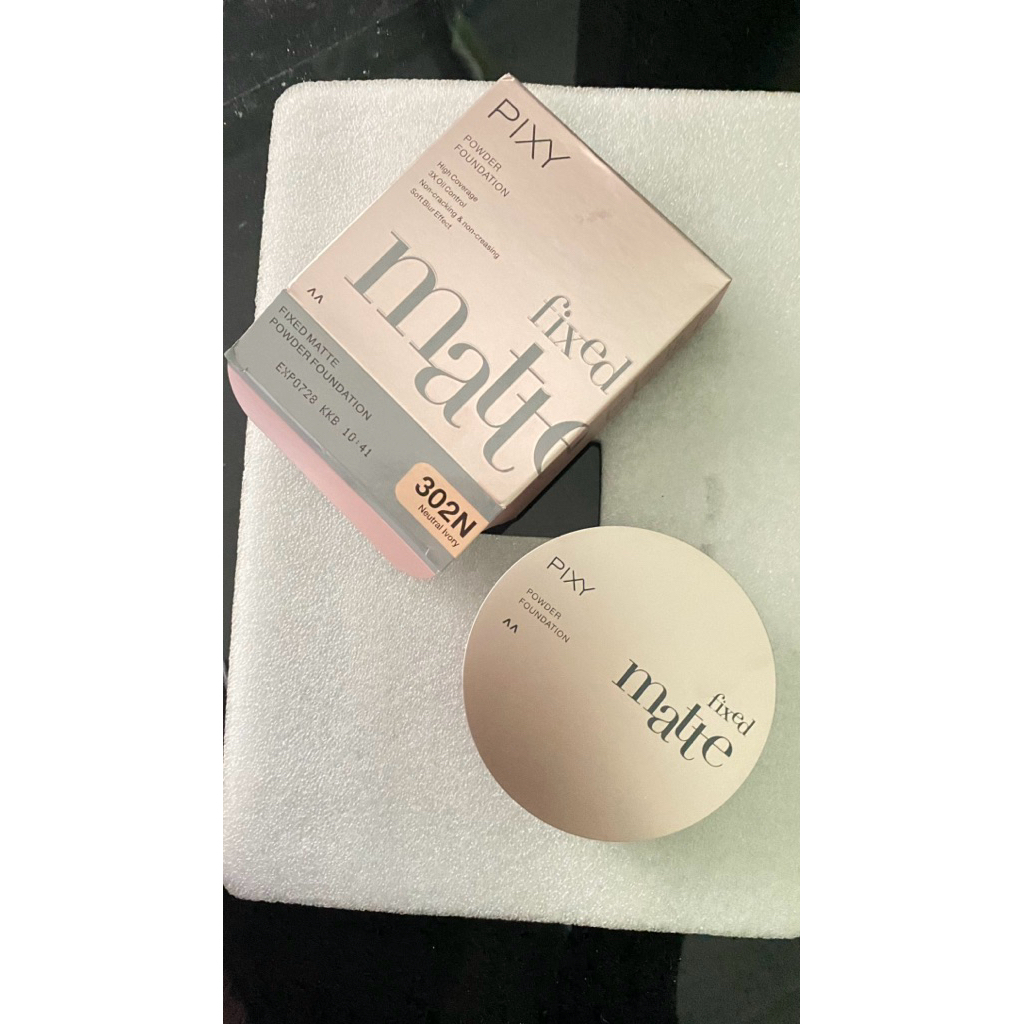 PRELOVED POWDER FOUNDATION PIXY SHADE 302N
