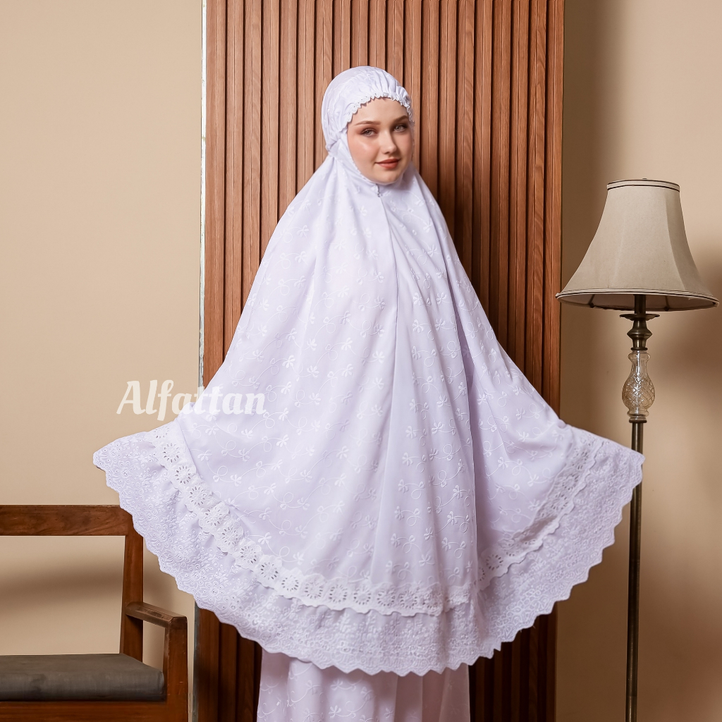 Mukena dewasa katun paris timbul bunga motif renda rempel putih