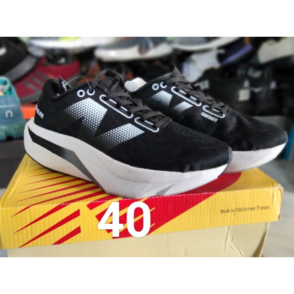 sepatu running nb elite