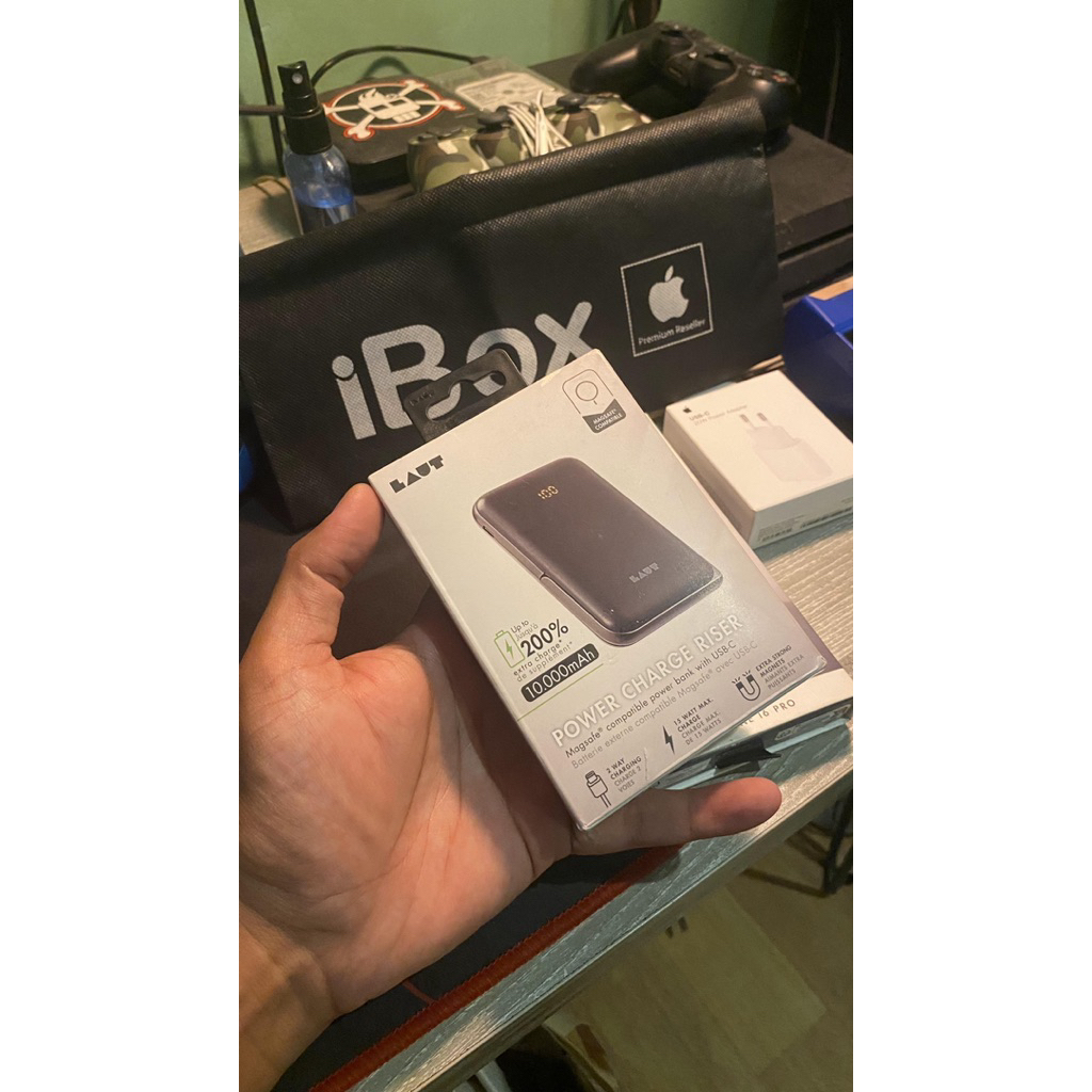 Ibox LAUT power charge magnetic stand 10000 mah powerbank