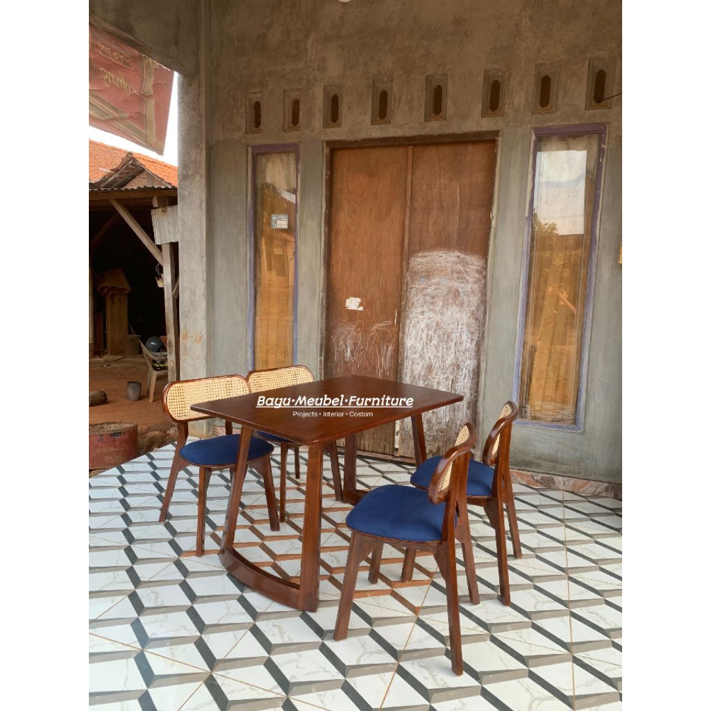 Meja makan kursi 4 Minimalis Sederhana