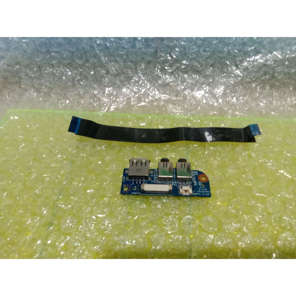 Port USB Laptop AXIOO NEON RNW