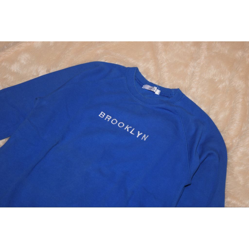 Dongsin Crowneck Warna Biru Ukuran M