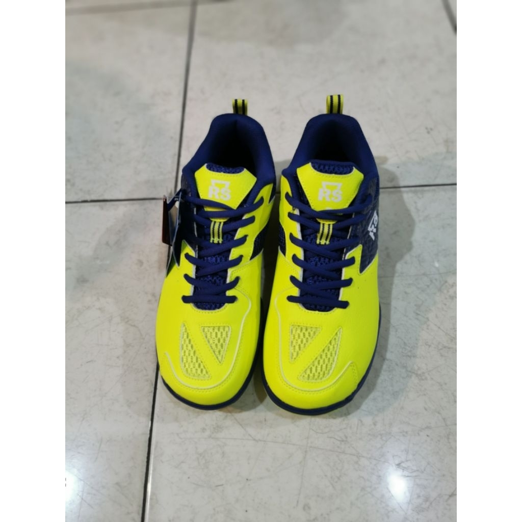 SEPATU BULUTANGKIS RS JF 722