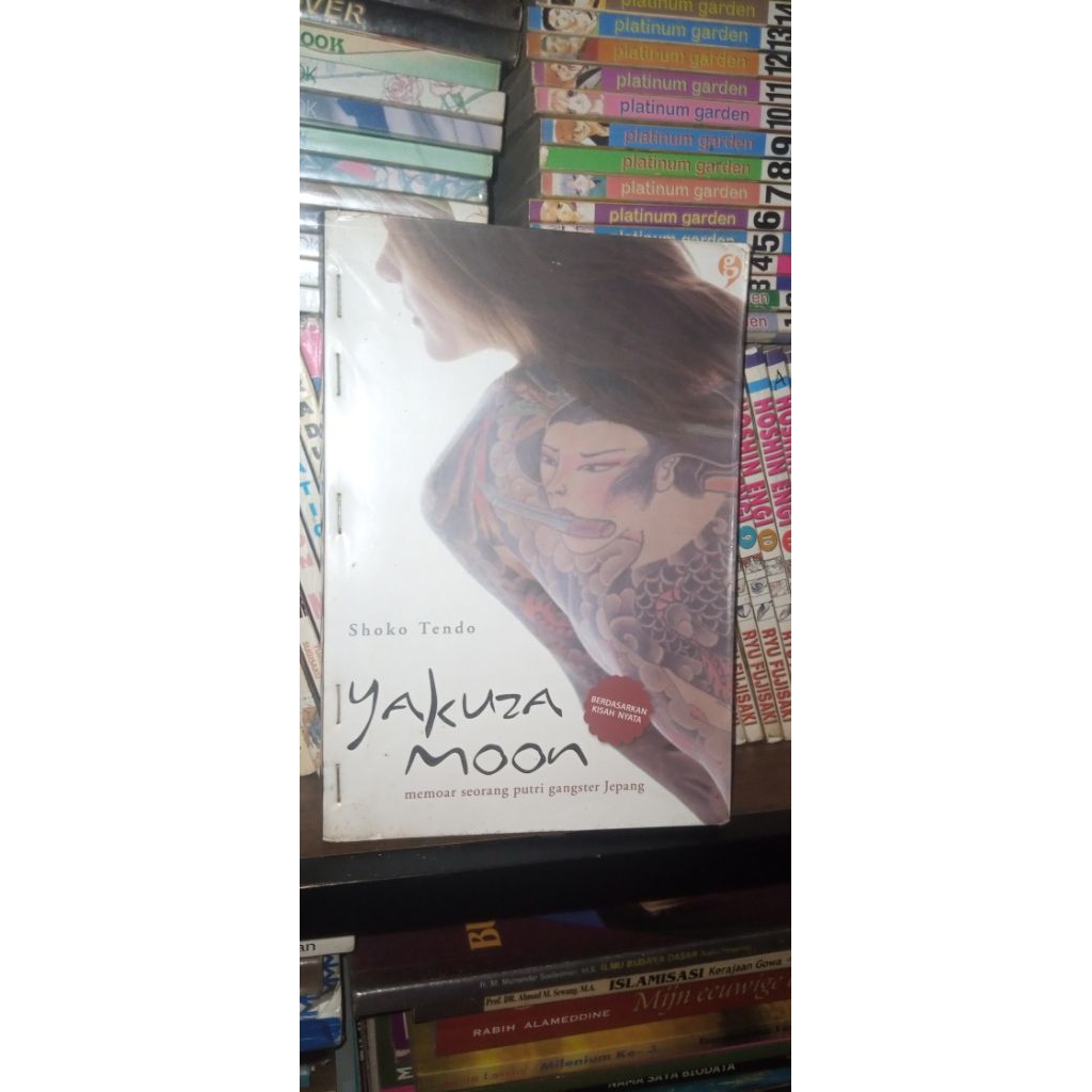 novel yakuza moon (memoar seorang putri gengster jepang)