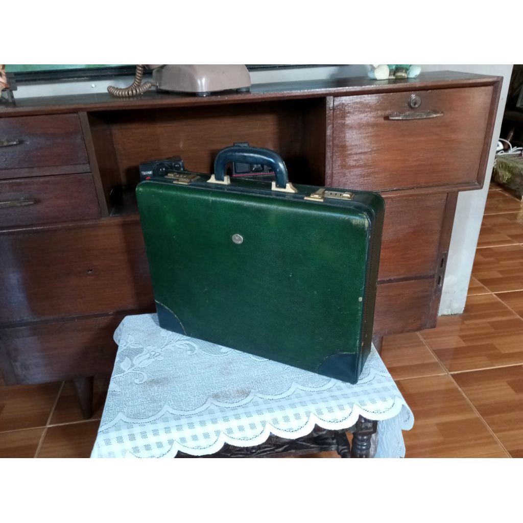 Koper  Kulit Jadul Antik Vintage Minus Koper Tidak bisa dibuka  lawas Dekorasi Tua Kuno Retro