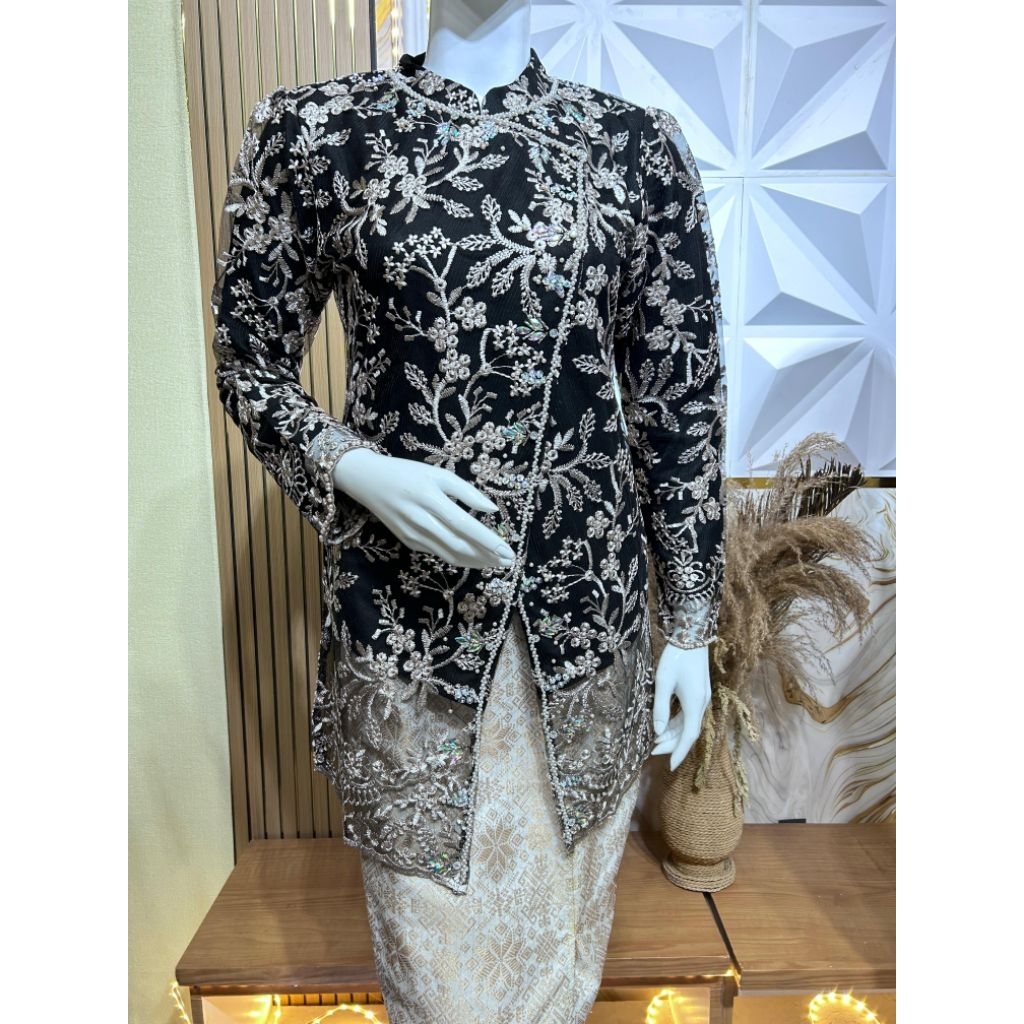Baju Kebaya Janggan  Hitam/ Kebaya Lamaran / Kebaya Wisuda / Kebaya Pernikahan