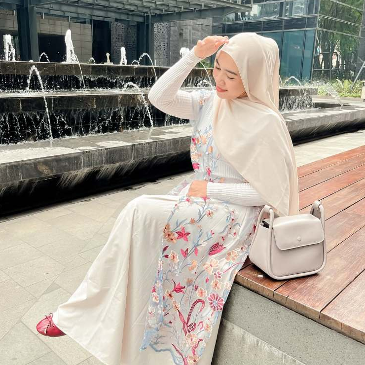 Delova Wardrobe - YURA BATWING LONG OUTER Panjang Modern Tunik Brukat Vintage Bordir Premium