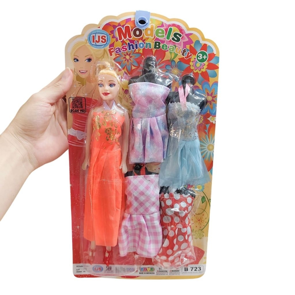 1216 mainan anak boneka perempuan+ 4 baju /mainan anak boneka perempuan set/mainan anak perempuan