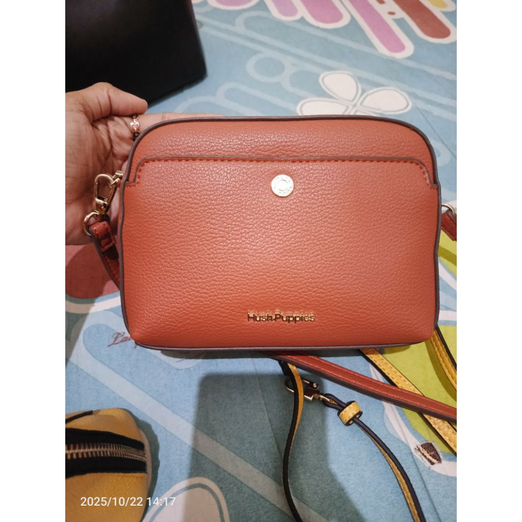 preloved tas hush puppies