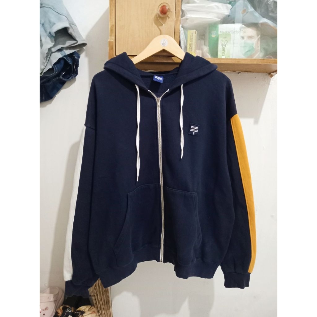 hoodie zipper muah muah