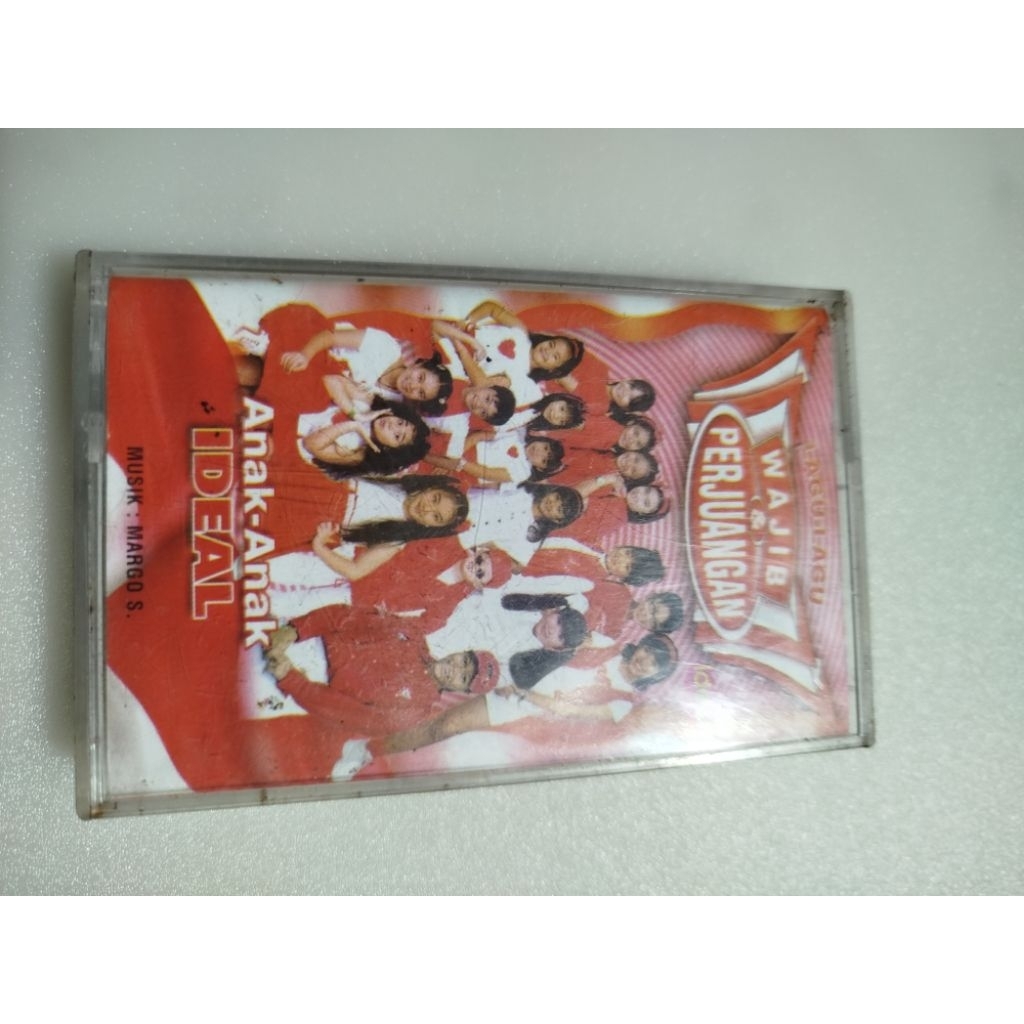 Kaset pita lagu-lagu anak wajib dan perjuangan