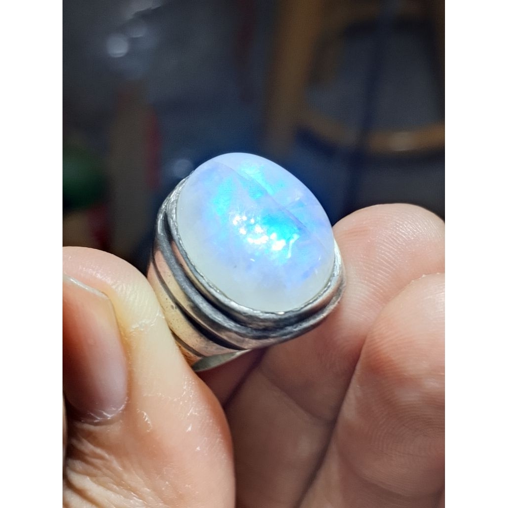 biduri bulan air laut besar