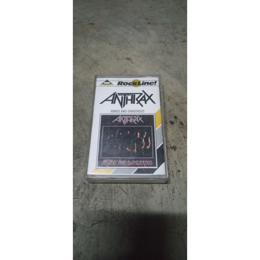 Kaset pita Anthrax album Armen and dangerous