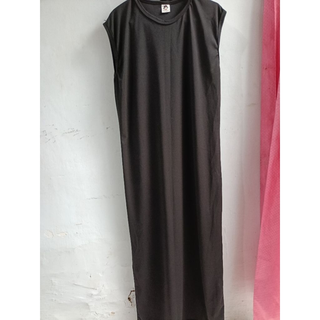 Dress Hitam Polos Tanpa Lengan