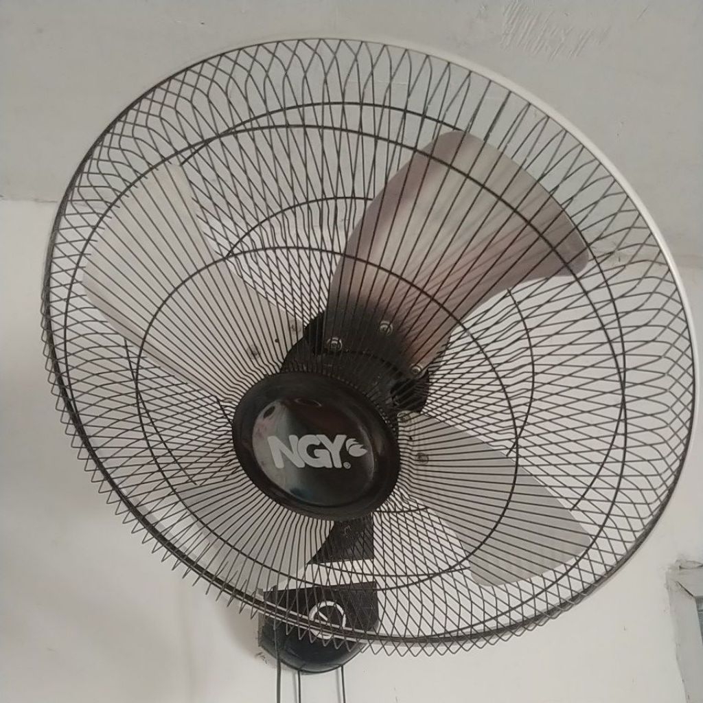 (preloved) NGY kipas angin dinding
