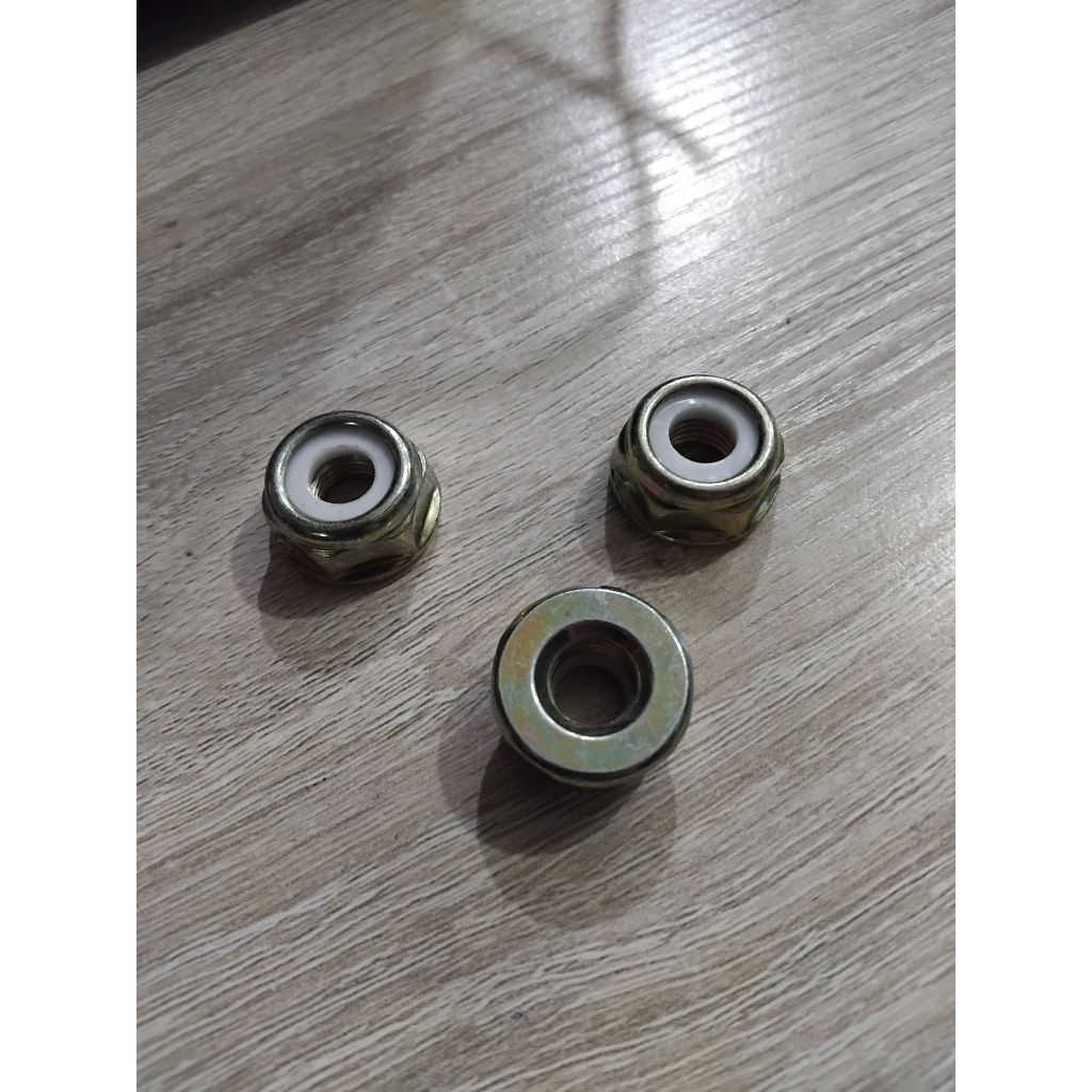 MUR PISAU MESIN PEMOTONG RUMPUT - BAUT PISAU MESIN PEMOTONG RUMPUT GENDONG 2TAK / MUR - BAUT PISAU P