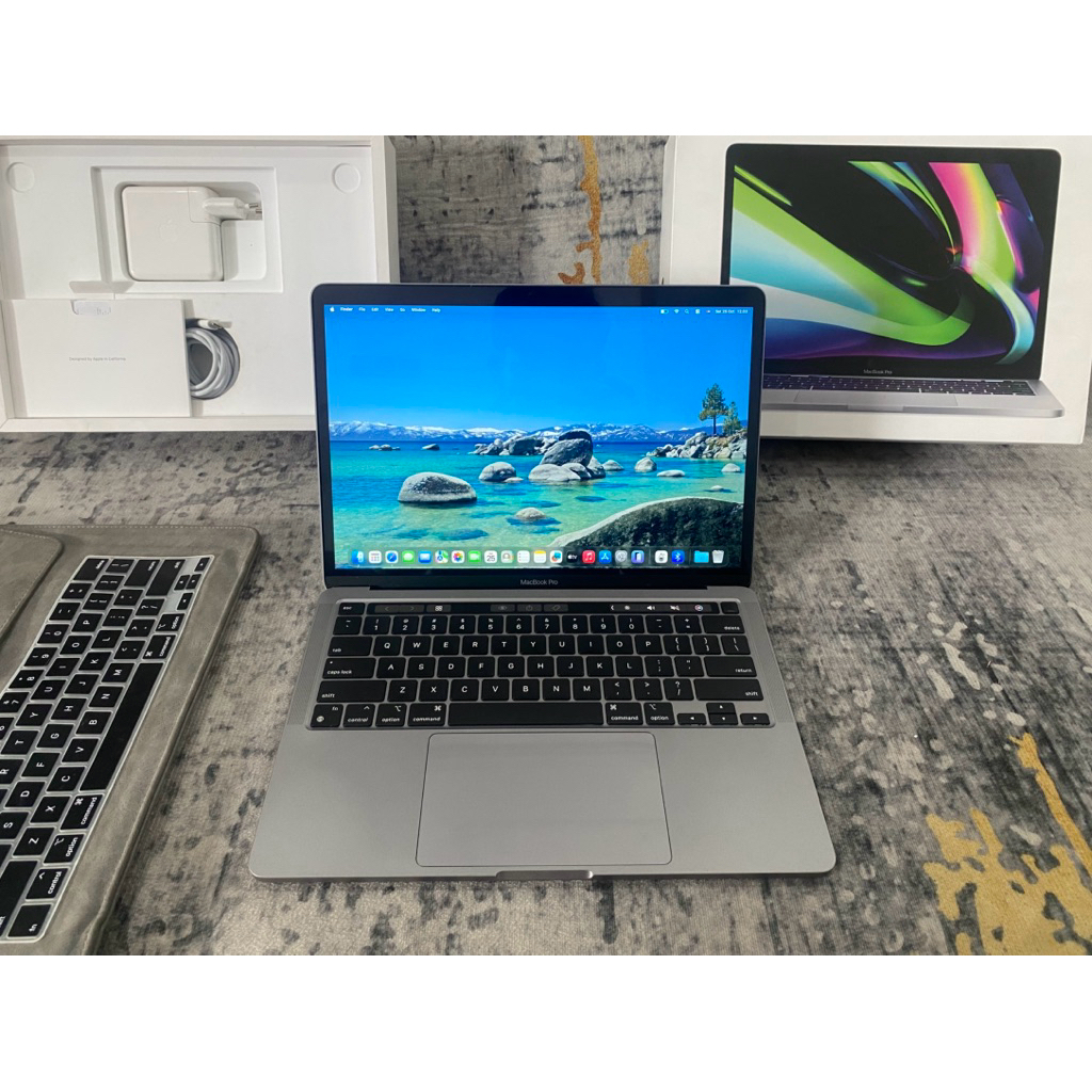 MacBook Pro M2 13 Inch 2022 8/256Gb Fullset Like New