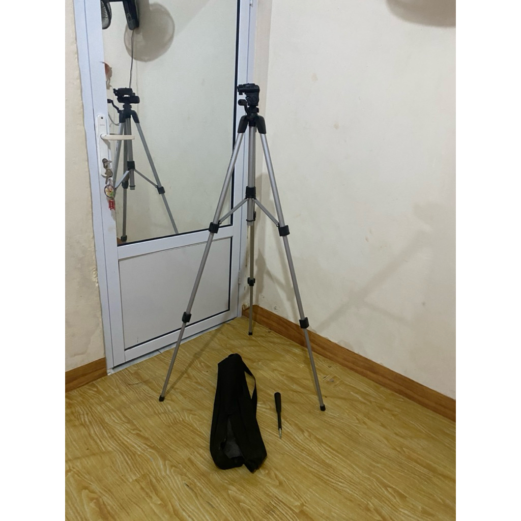 Tripod kamera excell bekas