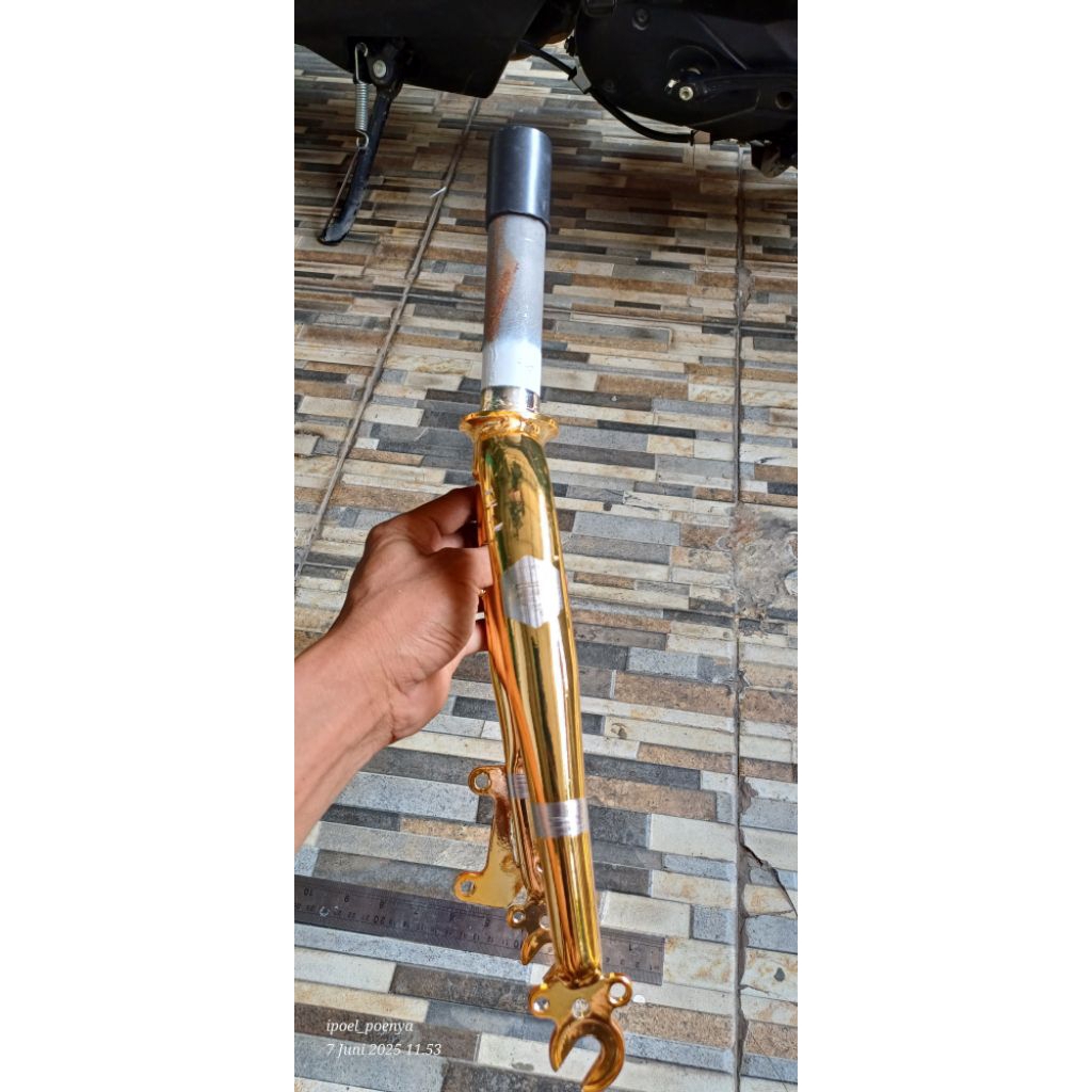 Fork Troy gold ukuran 16 plus