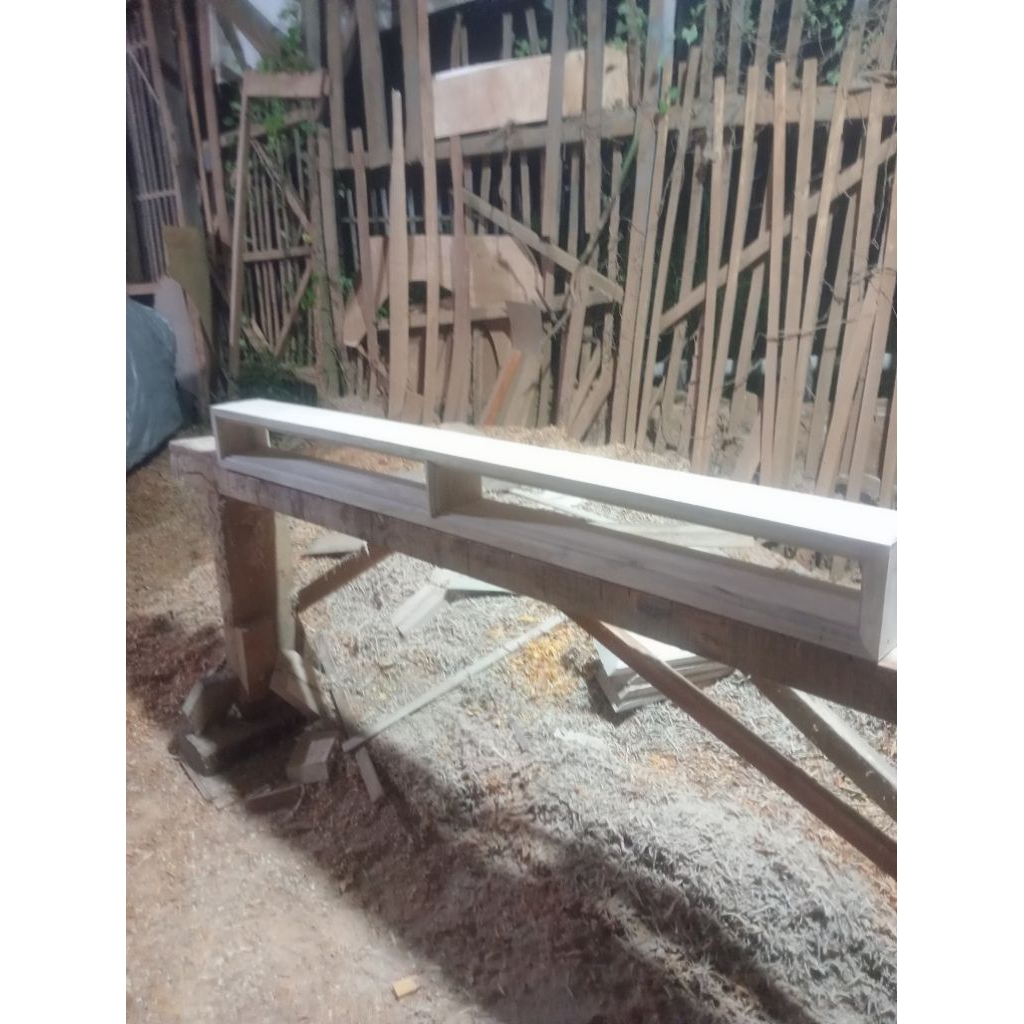 loster panjang  kayu mahoni