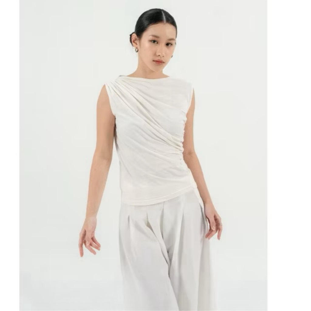 Aijo white sleeveless top